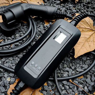 16A 3.6KW 電動車両充電器 IP66 格付けとAC 220V 20%出力電圧