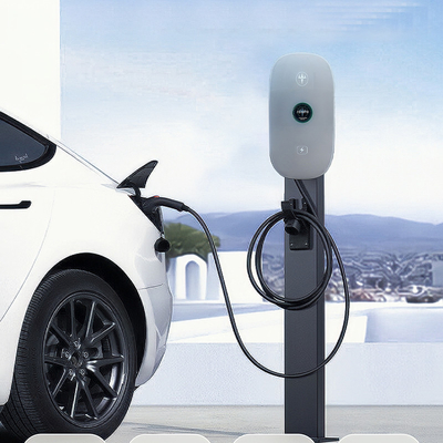 床に装着されたAC EV充電ステーション,電動車用の2型プラグ