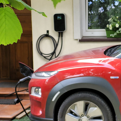 IP66 防水 16A 3 段階 11Kw EV 充電器用の 2 式 床式 充電ステーション