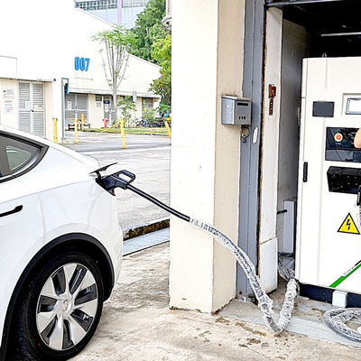 60-180KW CCS IEC標準 OCPP1.6J DC EV充電器 リモートアップグレードとソフトウェア更新