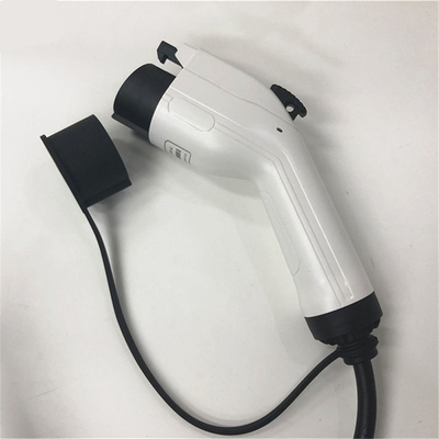 熱塑性シェル材料タイプ1 IP55 32A 250V AC 電気自動車の単相充電プラグ