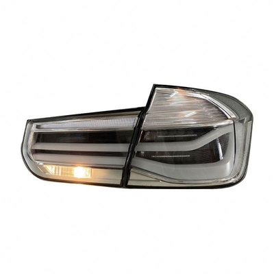 車用LEDテールライト BMW3シリーズ M3 F30 F35 F80 320i 325i 328i 330i 中央位置