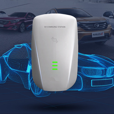 7Kw Ev充電ステーション 220v -20%の入力電圧とCCSインターフェース標準のケーブル